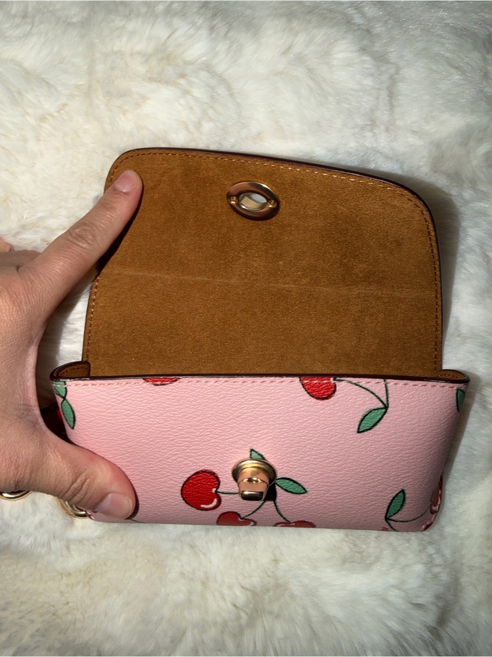 Coach sunglasses case - Picture 3 of 4
